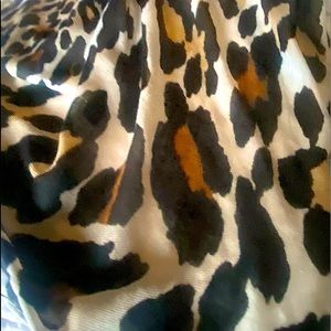 Chicos scarf or wrap. Exelnt cond. OS. Polyester.